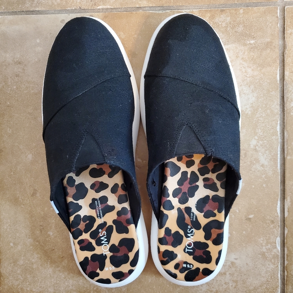 Tom's black Canvas mules